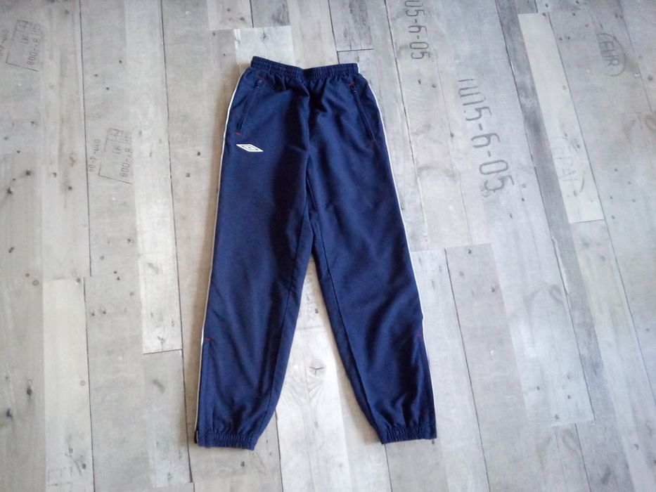 Spodnie dresowe Umbro roz. 134