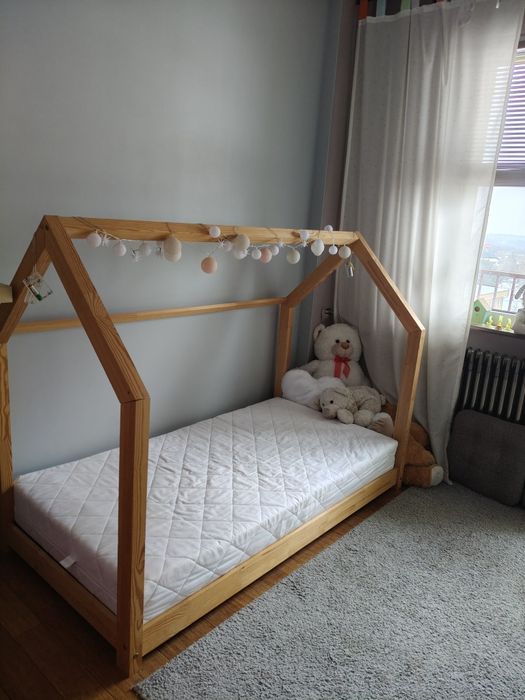 Łóżko domek + materac