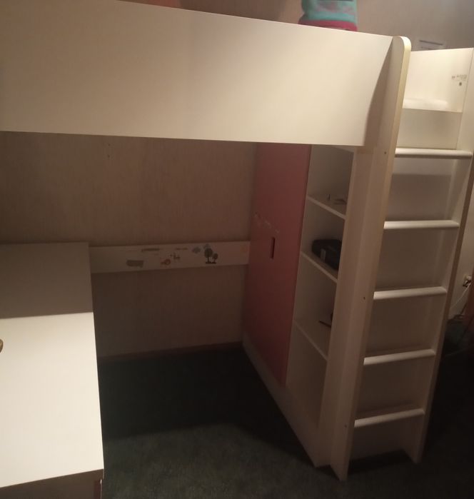 Łóżko piętrowe z biurkiem  dla dziewczynki