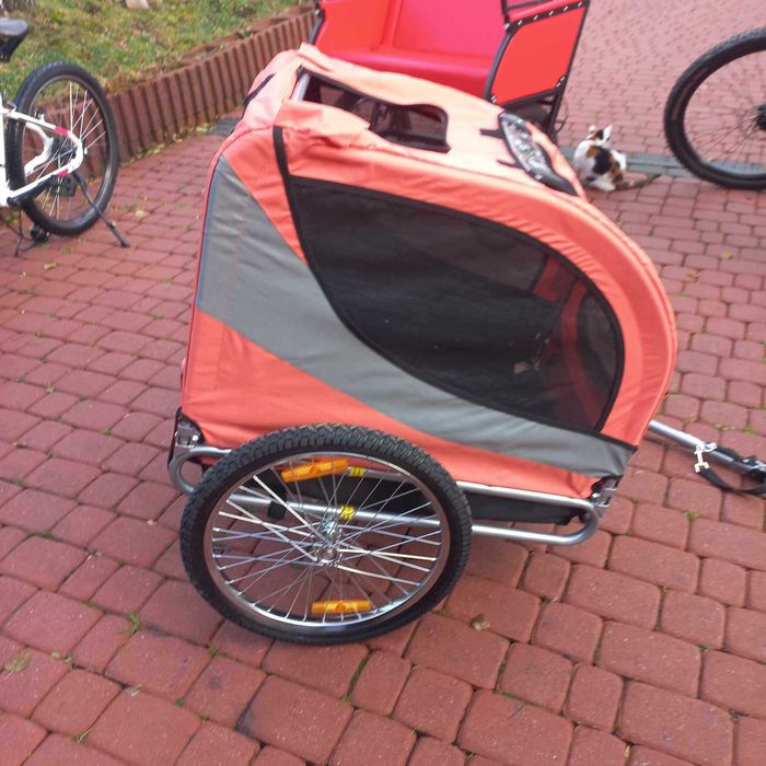 Przyczepka do przewożenia psa