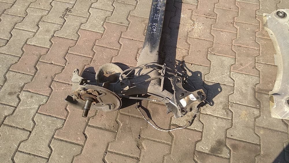 ) Megane III belka zawieszenia tył os kombi