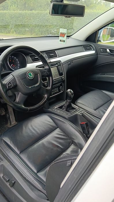 Skoda suberb 2012//2.0 disel 4x4