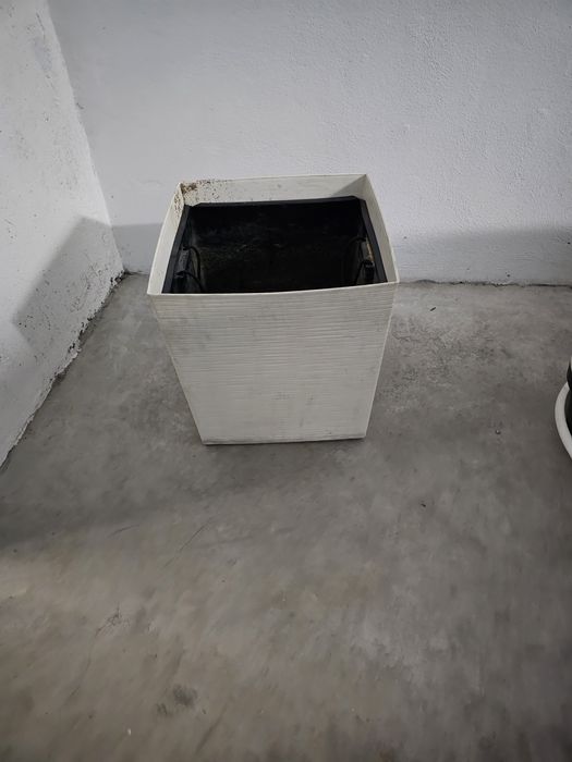 Vendo vaso branco 38 cm x 41 cm