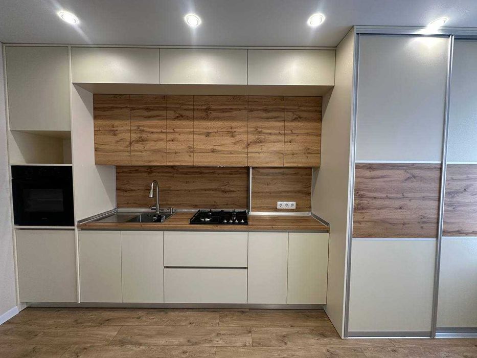 Продаж 1,5 кімнатної квартири в районі Озерна