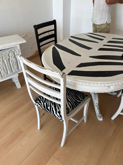 cadeiras com acento em pele