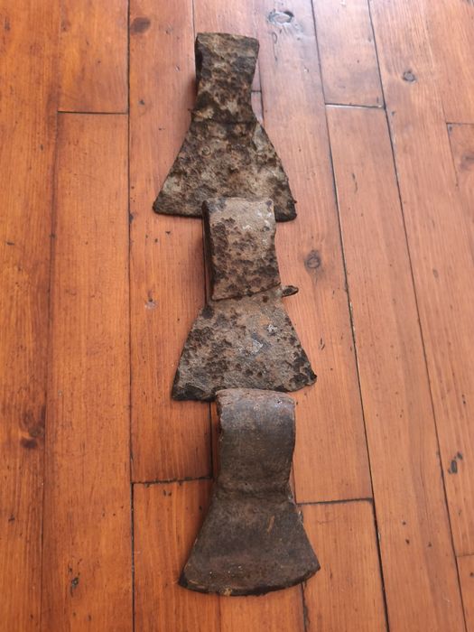 Сокира давня.  .