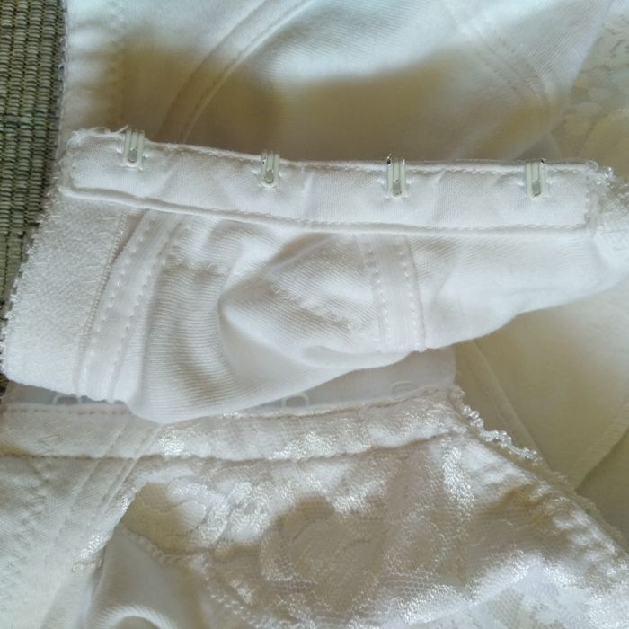 Biustonosz do karmienia rozmiar 80D Avon