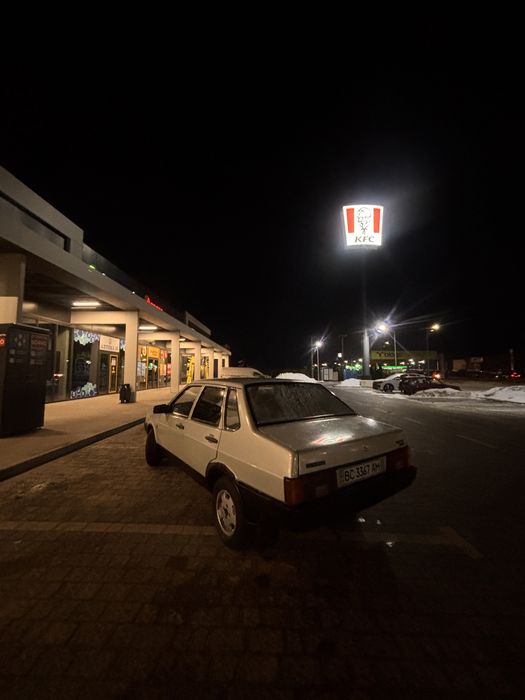 Продаєть ваз 21099