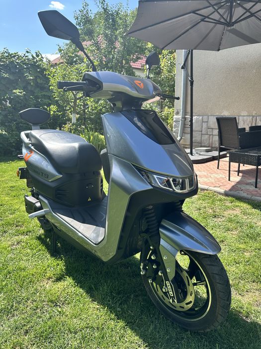 Електроскутер YАDEA T9