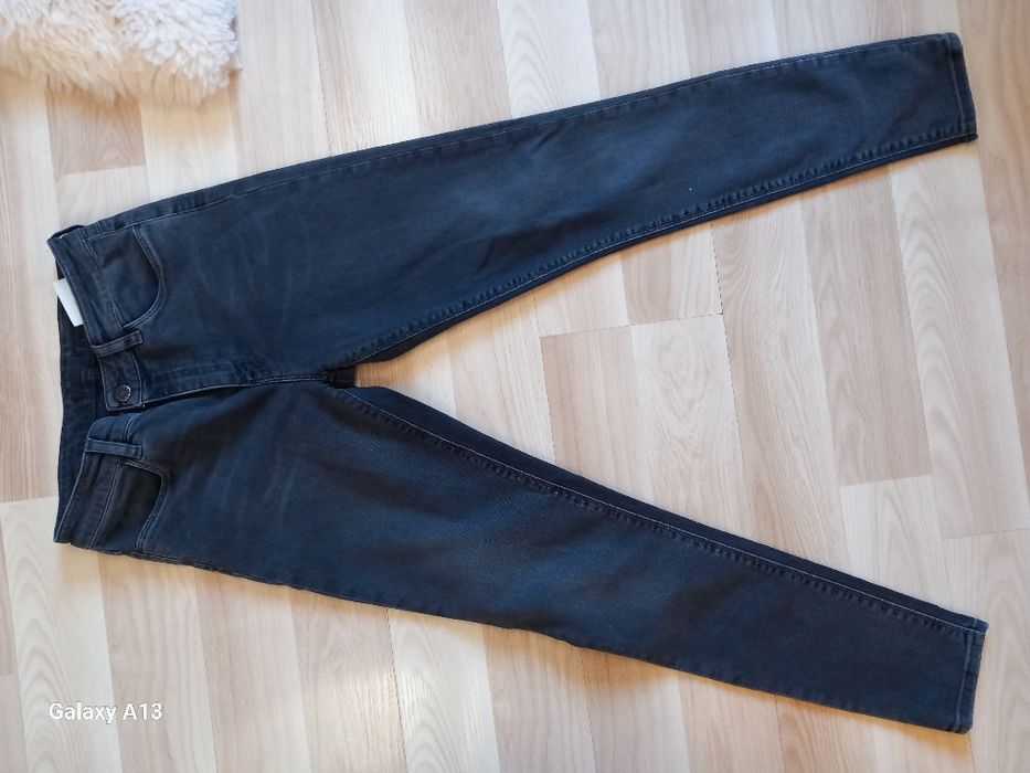 Prada oryginalne damskie skinny 27 S