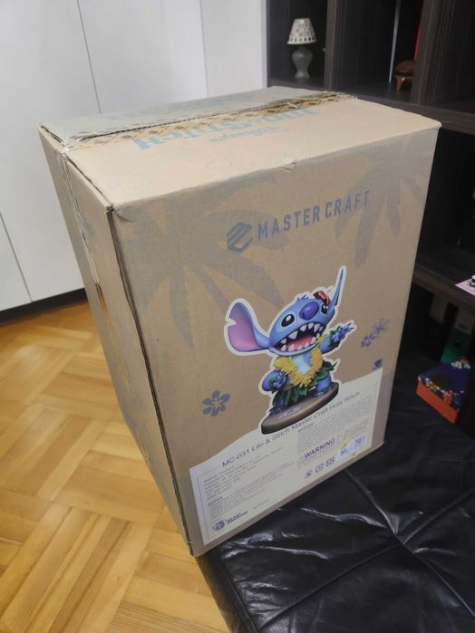 Stitch hula statuetka