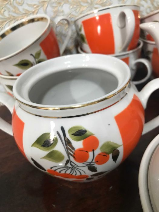 Неполный  сервиз  Ветка  рябины