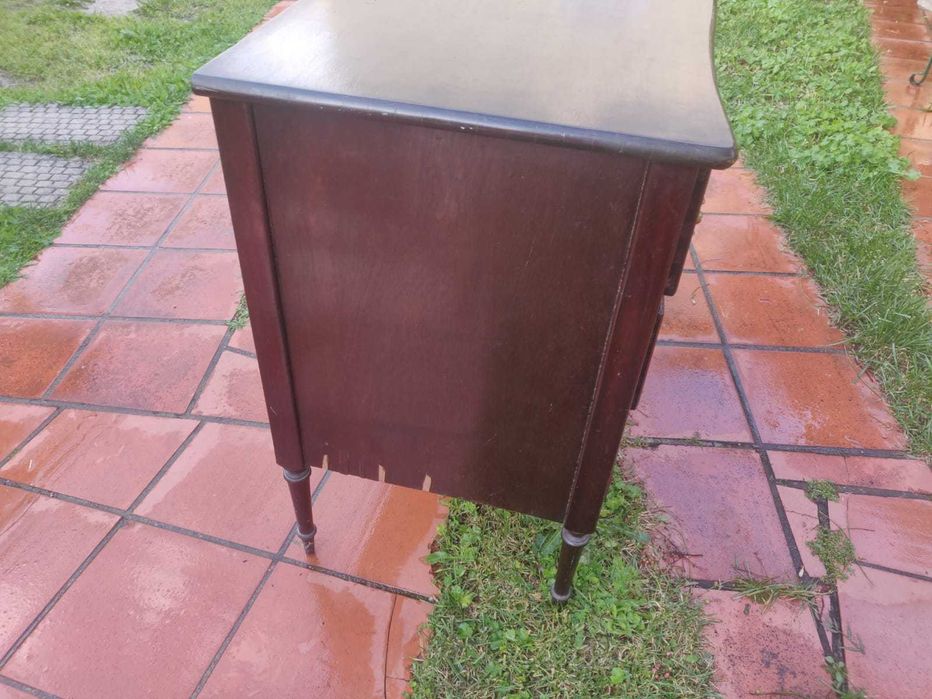 comoda de madeira antiga