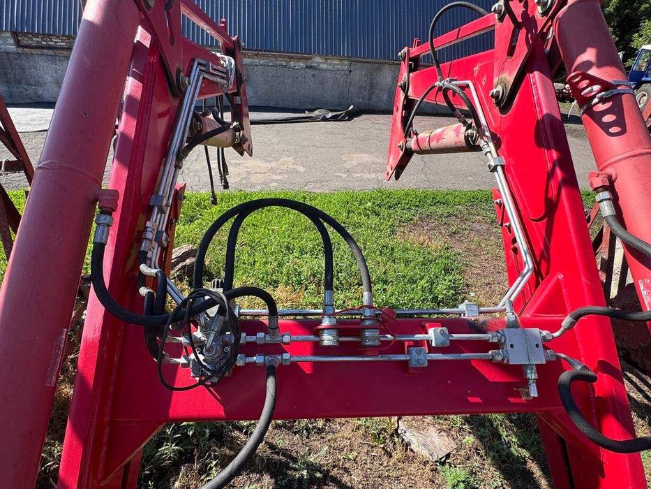 Фронтальний навантажувач PGF-1600 Червона Зірка