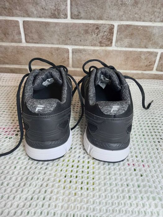 кросiвки Fila 40р