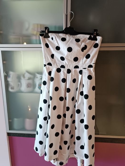 Sukienka w grochy firmy mohito