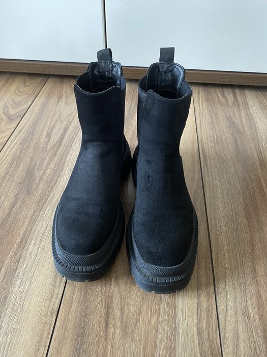 Czarne botki zamszowe CCC na grubej podeszwie rozmiar 36