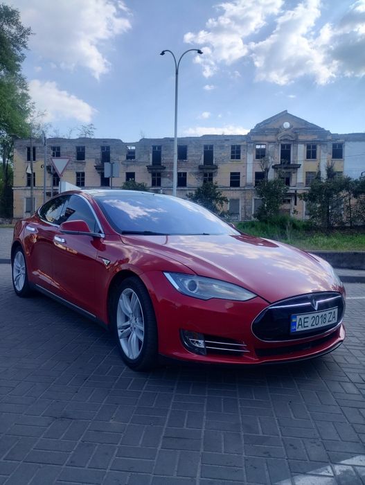 Tesla Model S 2016