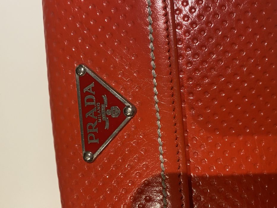 Carteira vermelha Prada