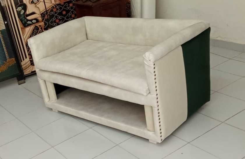 Cama para bebe ou pode ser usada como sofá.
