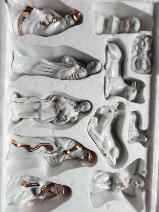 Figurki porcelanowe szopka boże narodzenie Porcelana złocona