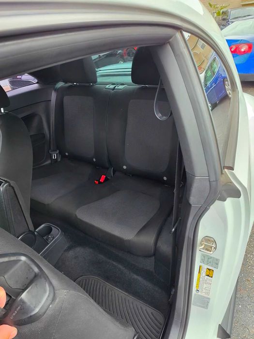 Volkswagen Beetle      2015