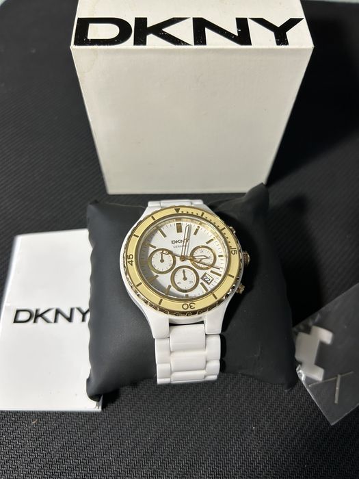 Годинник, Часы DKNY