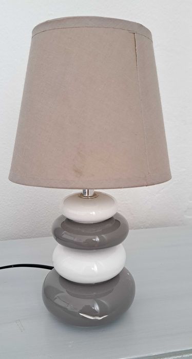 Vendo 2 candeeiros de mesa