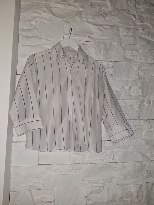 Biała bluzka w czarne paski