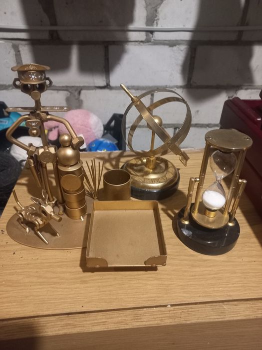 Антикваріат сувеніри статуетка сонячний і пісочний годинник Торг