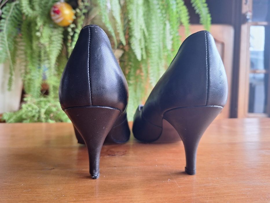 Віддам шкіряні туфлі