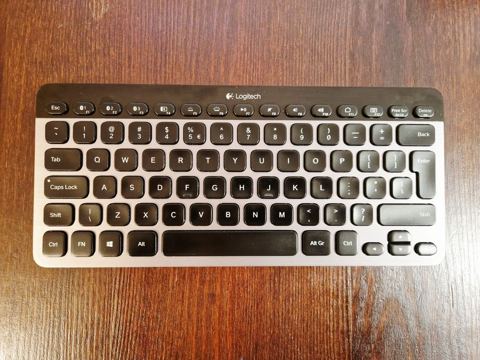 Logitech K810 - klawiatura Bluetooth w idealnym stanie.