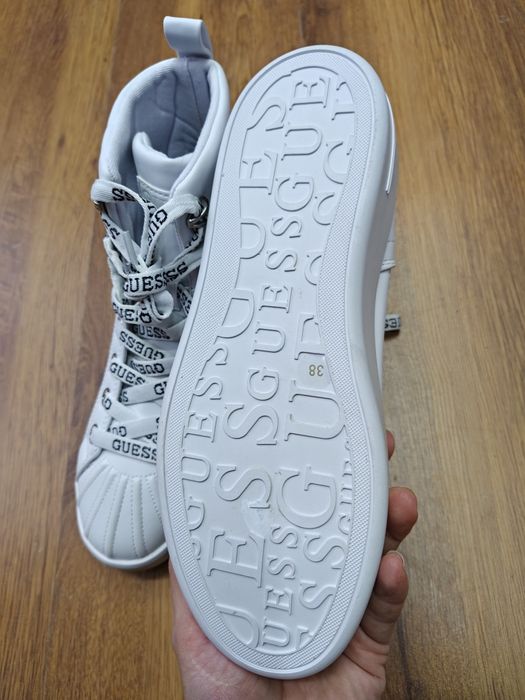 Wysokie trampki GUESS 38
