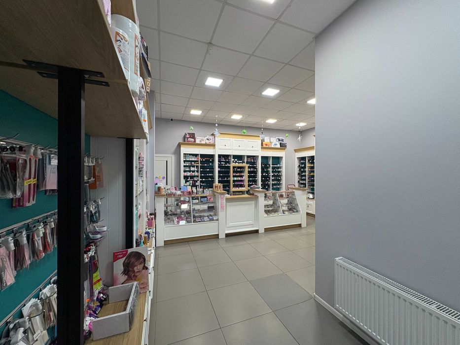 Продаж діючого магазину доглядової косметики (манікюр, педикюр, тощо)