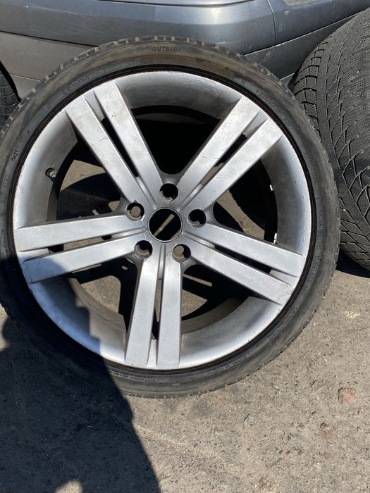 Продам титаны 225/40/R18/