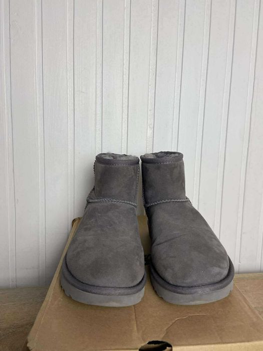 Używane buty damskie UGG Classic Mini szare org 37