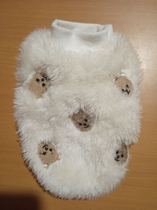 Продам свитерок для маленькой собачки.