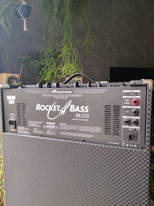 Ampeg Rocket Bass RB-210 500W 2x10 – stan idealny + pokrowiec GRATIS