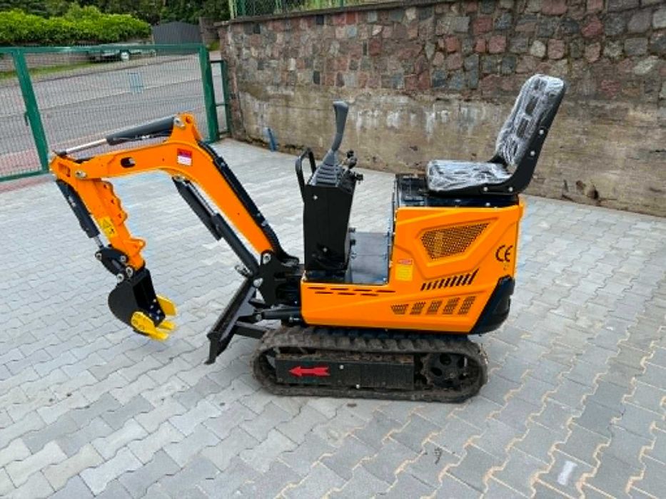 Minikoparka SDYC YCW-06 waga 600kg silnik loncin