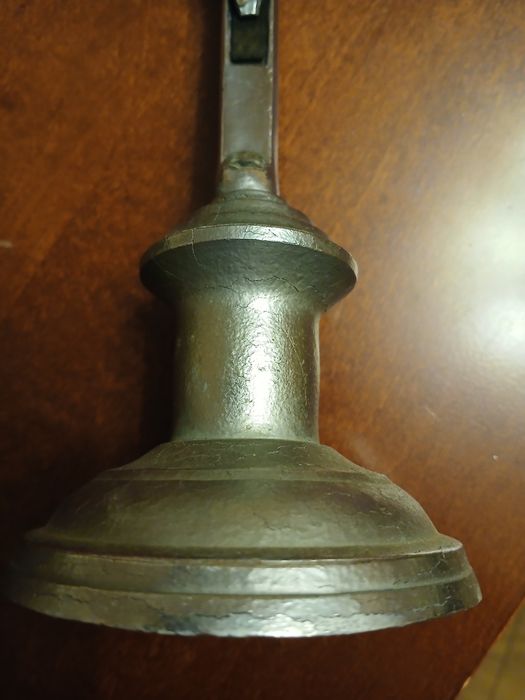 Stary  krzyż metalowy