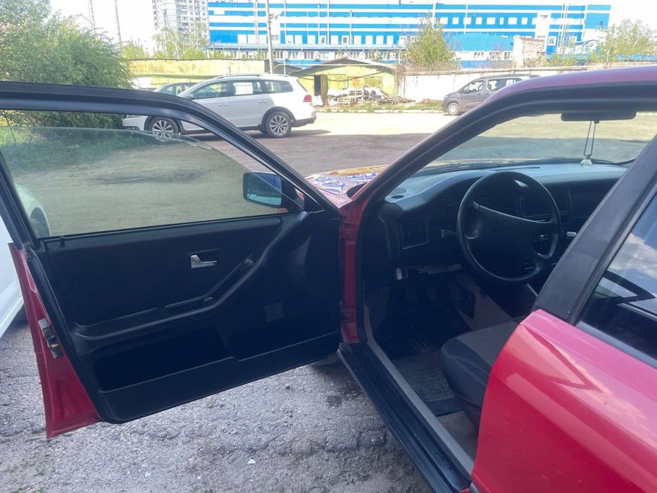 Ауди 80 1,8 бензин