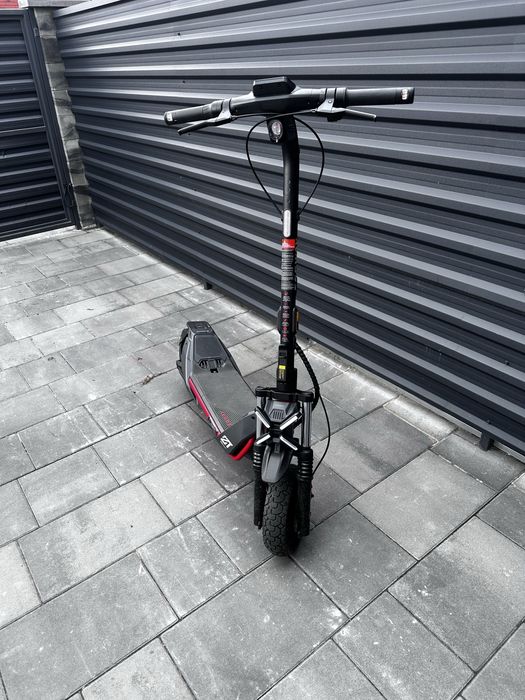 Електросамокат Ninebot Segway ZT3 PRO