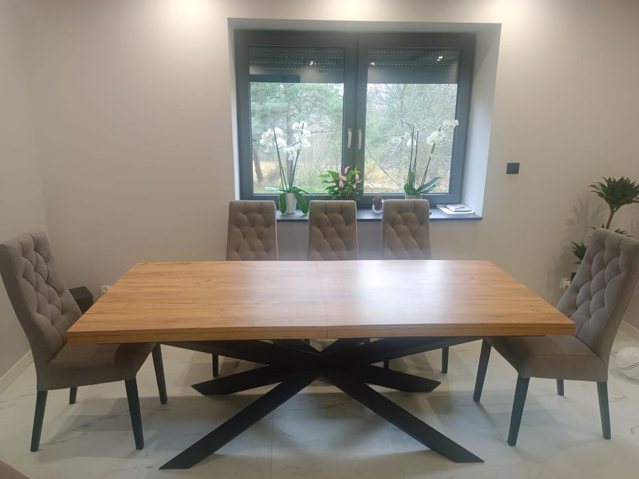 Stół rozkładany na pająku