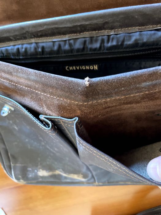 Mala de homem em pele de marca