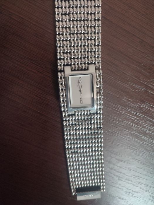 Годинник DKNY гарний