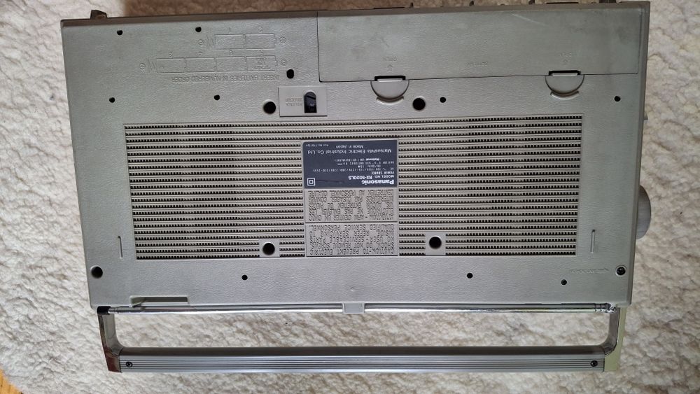 Radiomagnetofon z lat 80tych