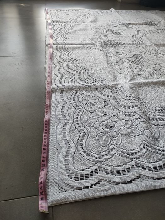 MEGA WYWÓZ - Piękny duży obrus z haftem 230x115 cm