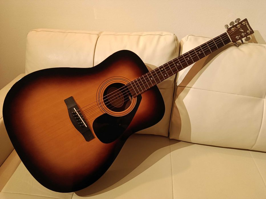 Guitarra Yamaha F310 TBS - Como nova + Bag(Saco)