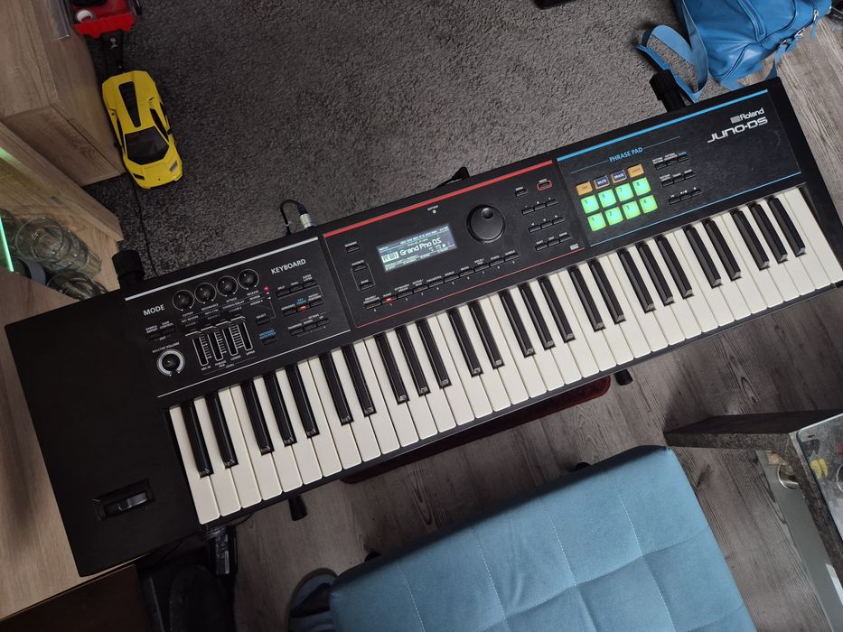 Roland Juno DS 61