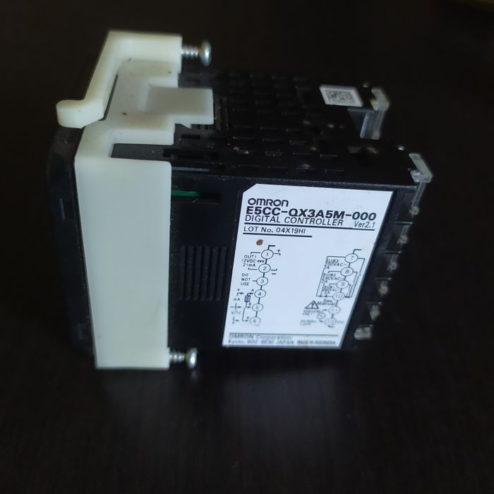 Regulator temperatury Omron